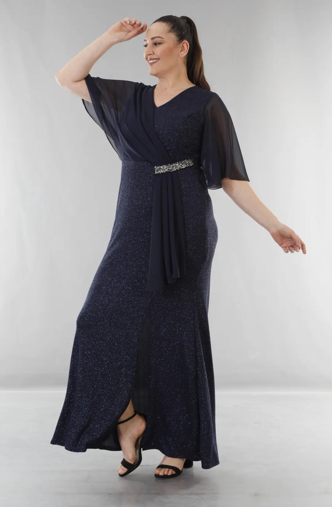 Glitzer-Abendkleid in großen Größen mit V-Ausschnitt 5