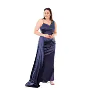 Satin-Abendkleid in großen Größen mit Trägern und Plissee 3