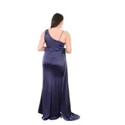 Satin-Abendkleid in großen Größen mit Trägern und Plissee 7