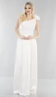 Abendkleid aus Satin mit Drapé-Ausschnitt und asymmetrischem Plissee 4