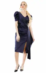 Midi-Abendkleid aus Satin mit V-Ausschnitt und Bindegürtel 2